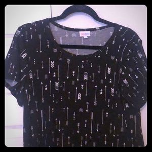 Lularoe black arrow carly Large hi low dress